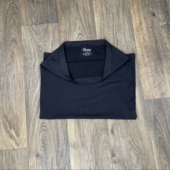 Black Undergarment Skirt - Picture 2 of 4